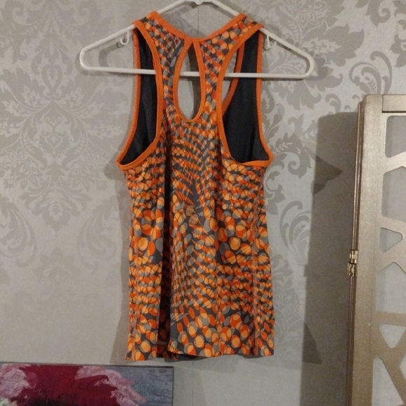 Xersion Orange Graphic Cutout Tank Top - Picture 3 of 6